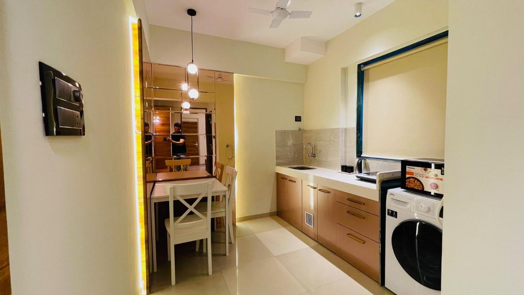 Home2 Studio Apartments Mumbai Exterior photo