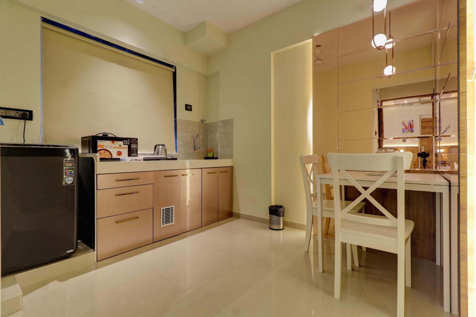Home2 Studio Apartments Mumbai Exterior photo